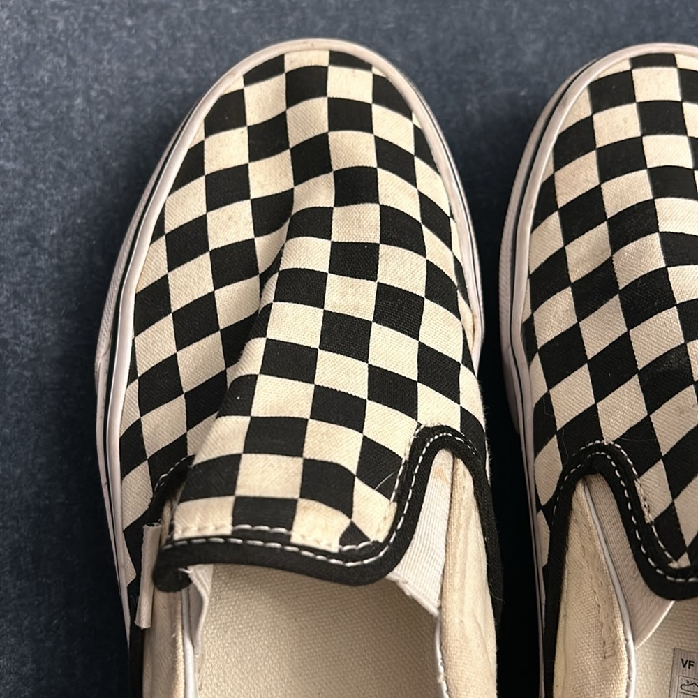 Vans - Picture 2 of 10